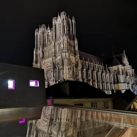 Cosy Renove Au Pied De La Cathedrale Avec Climatisation 아파트 랭스